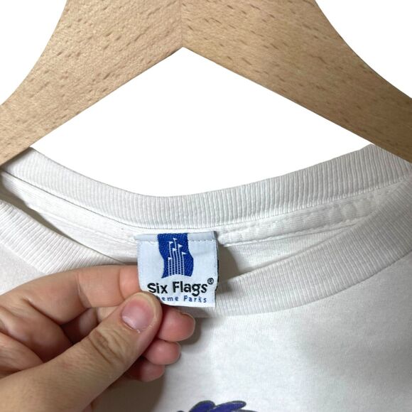 Six Flags Vintage Looney Tunes 96 Graphic T-Shirt Short Sleeve Crew Neck S/M - Picture 7 of 16